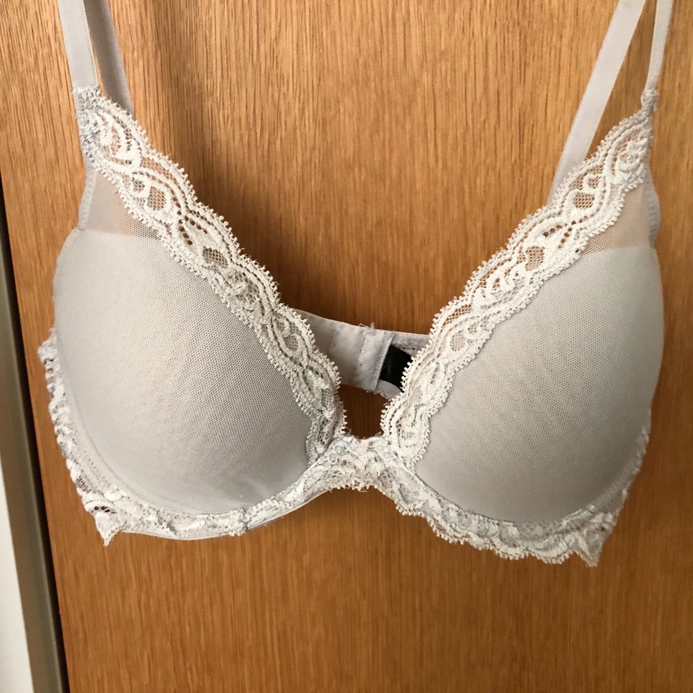 Natori Feathers Bra 34C Light Gray